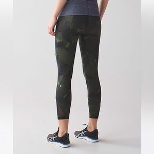 Inspire Tights II - Size 4 in Camo print (7/8 Length)